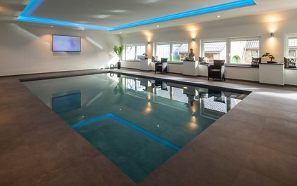 Schwimmhalle - SSF.Pools by KLAFS