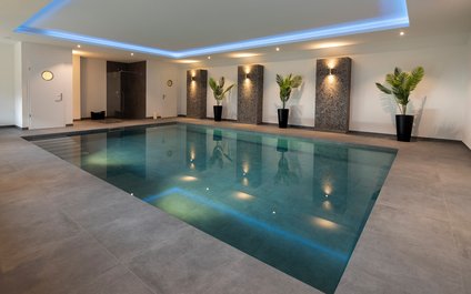Schwimmhalle - SSF.Pools by KLAFS