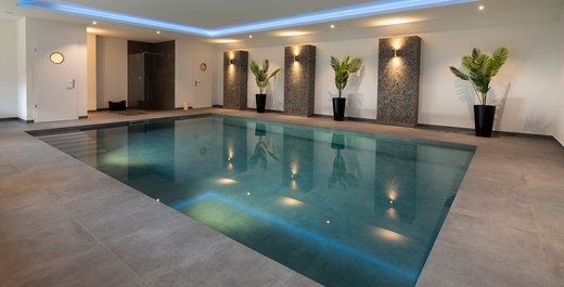 Schwimmhalle - SSF.Pools by KLAFS
