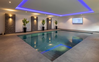 Schwimmhalle - SSF.Pools by KLAFS